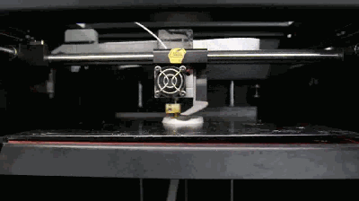 3D打印過程中，設(shè)備突然停止擠出耗材是什么原因？應(yīng)該怎么解決？